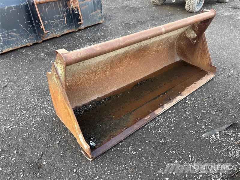 Kubota 72 in Q/C Skid Steer Bucket دلاء