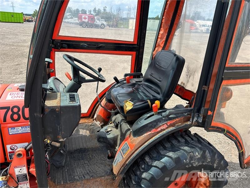 Kubota B2320HSD 4WD Utility Tractor Kompakttraktorer