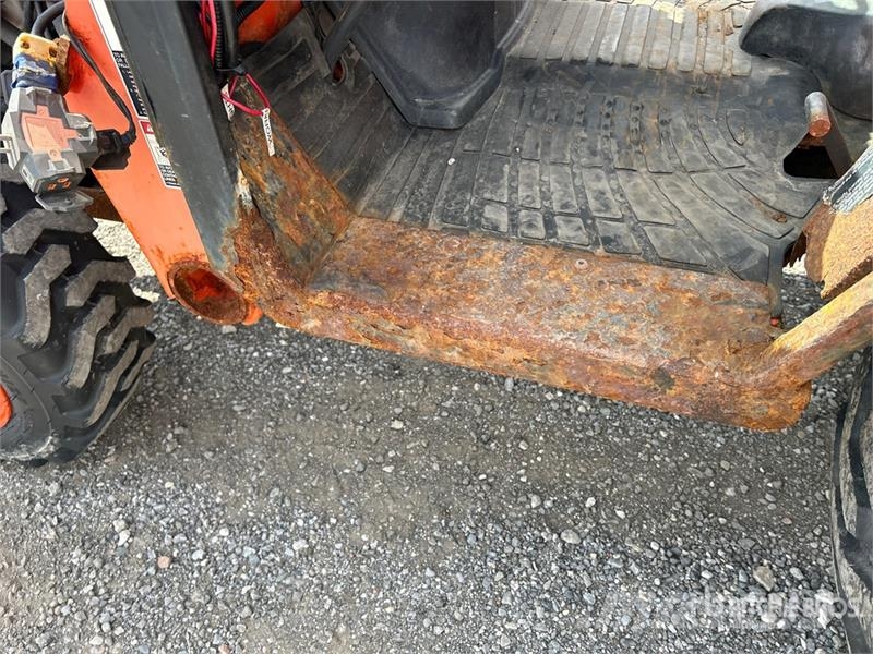Kubota B2320HSD 4WD Utility Tractor Kompakttraktorer
