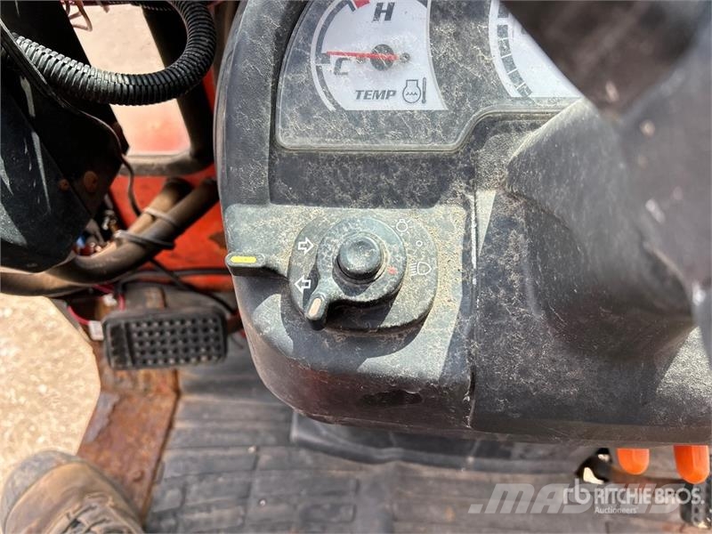 Kubota B2320HSD 4WD Utility Tractor Kompakttraktorer