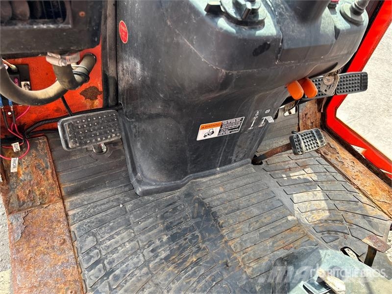Kubota B2320HSD 4WD Utility Tractor Kompakttraktorer