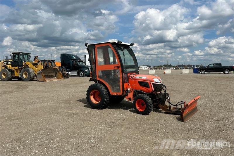 Kubota B2320HSD 4WD Utility Tractor Kompakttraktorer