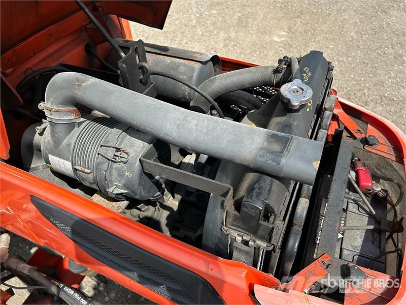Kubota B2320HSD 4WD Utility Tractor Kompakttraktorer