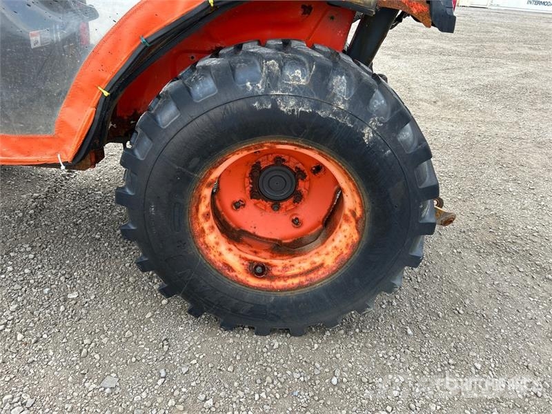 Kubota B2320HSD 4WD Utility Tractor Kompakttraktorer