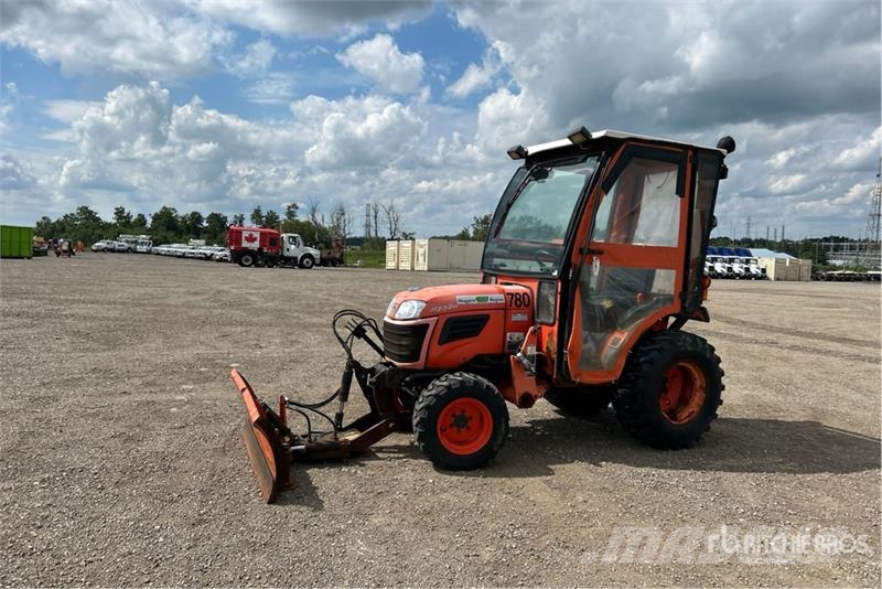 Kubota B2320HSD 4WD Utility Tractor Kompakttraktorer