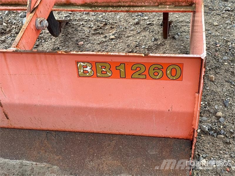 Kubota B2320HSD 4WD Utility Tractor Kompakttraktorer
