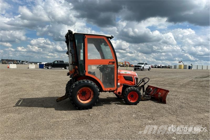 Kubota B2320HSD 4WD Utility Tractor Kompakttraktorer