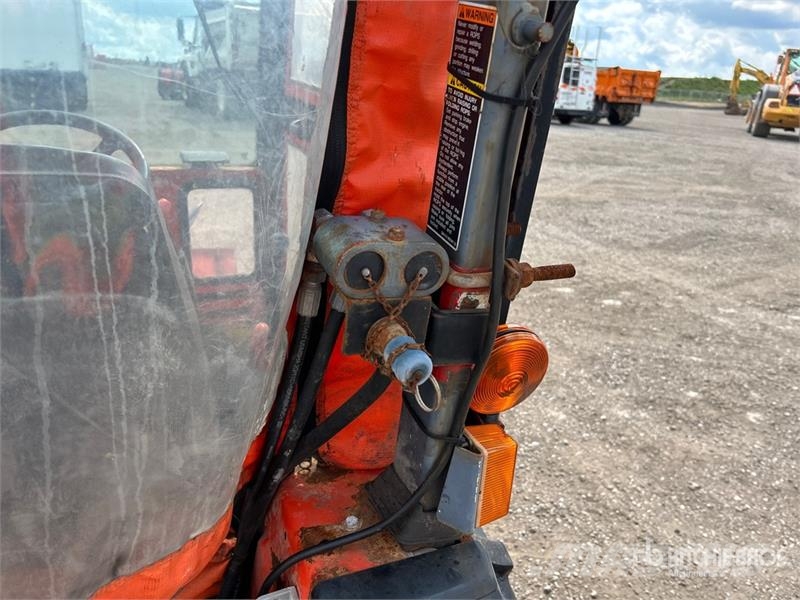 Kubota B2320HSD 4WD Utility Tractor Kompakttraktorer