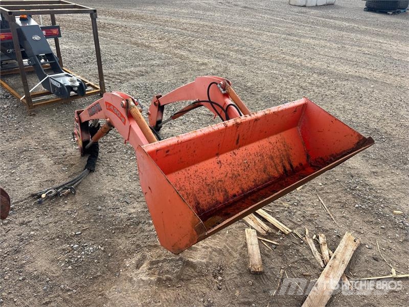 Kubota B2320HSD 4WD Utility Tractor Kompakttraktorer