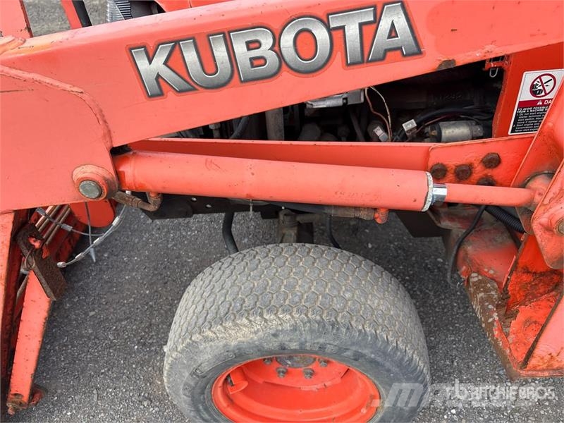 Kubota B2410HSD 4WD Utility Tractor 소형 트랙터