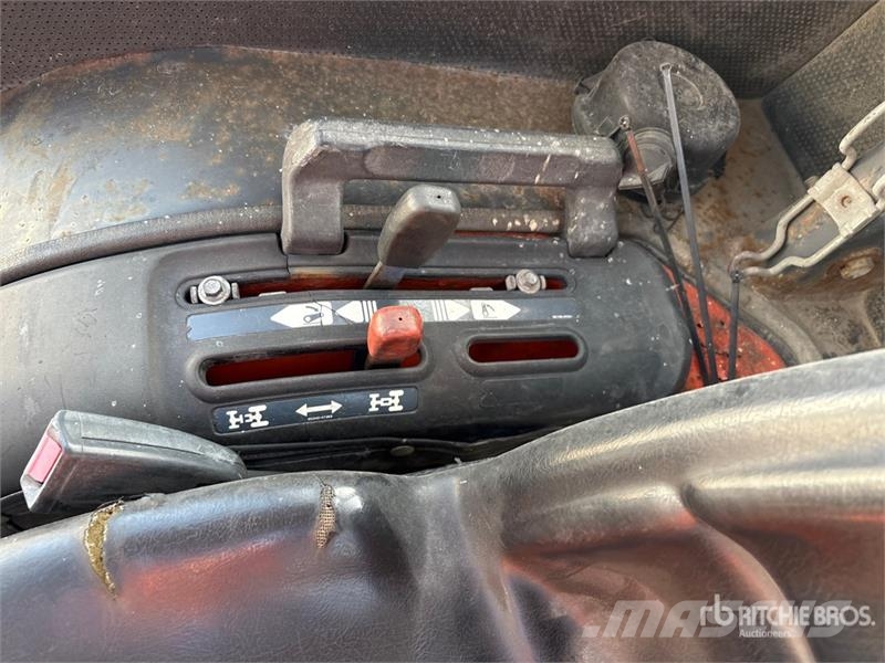 Kubota B2410HSD 4WD Utility Tractor 소형 트랙터