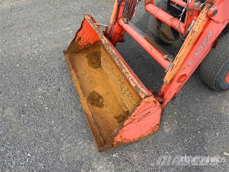 Kubota B2410HSD 4WD Utility Tractor 소형 트랙터