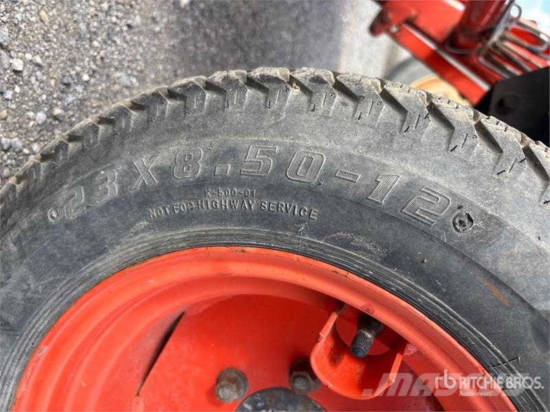Kubota B2410HSD 4WD Utility Tractor 소형 트랙터