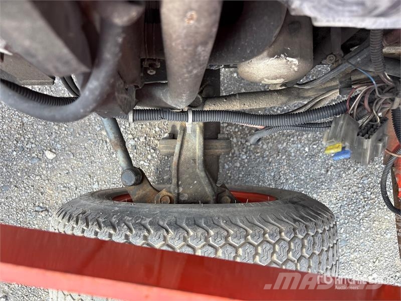 Kubota B2410HSD 4WD Utility Tractor 소형 트랙터
