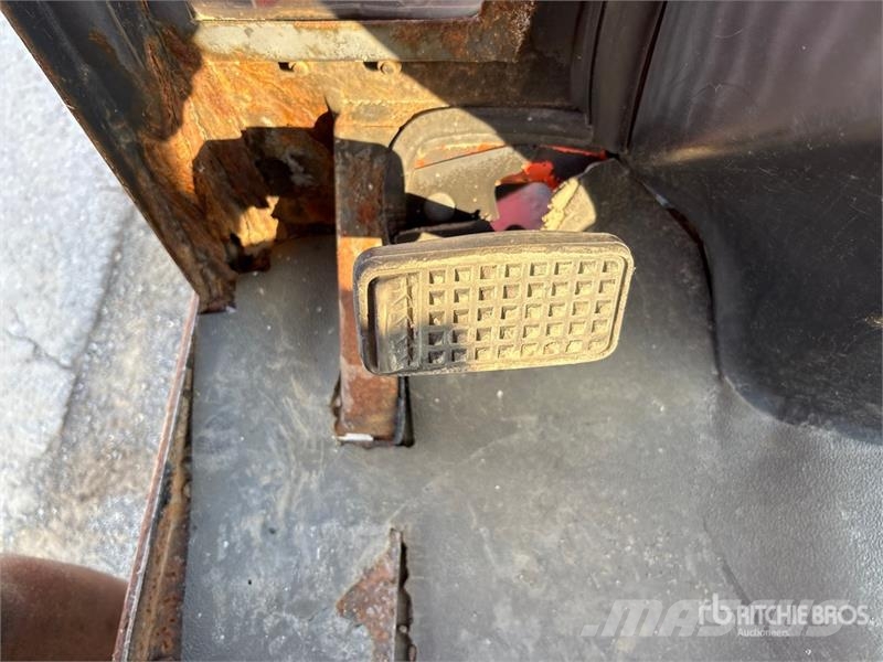 Kubota B2410HSD 4WD Utility Tractor 소형 트랙터