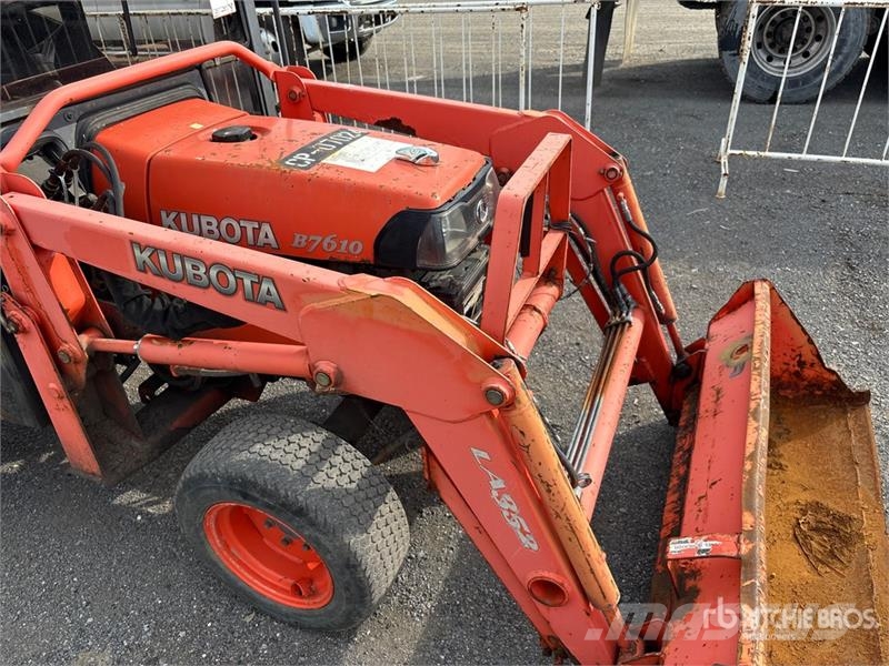 Kubota B2410HSD 4WD Utility Tractor 소형 트랙터