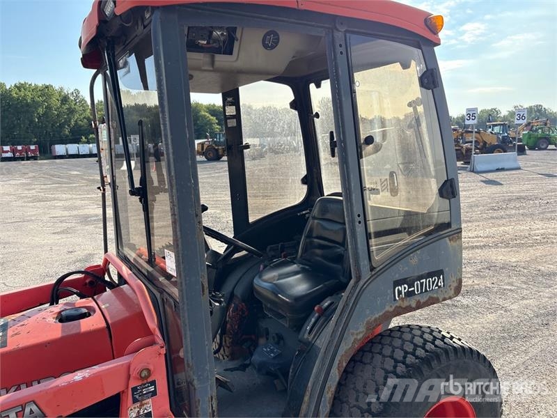 Kubota B2410HSD 4WD Utility Tractor 소형 트랙터