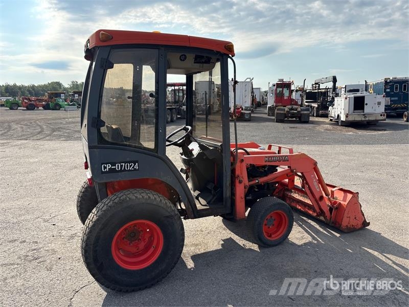 Kubota B2410HSD 4WD Utility Tractor 소형 트랙터
