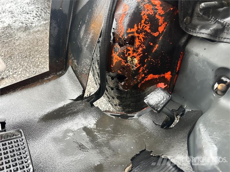 Kubota B2410HSD 4WD Utility Tractor 소형 트랙터