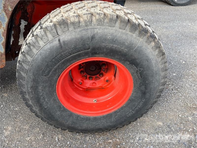 Kubota B2410HSD 4WD Utility Tractor 소형 트랙터