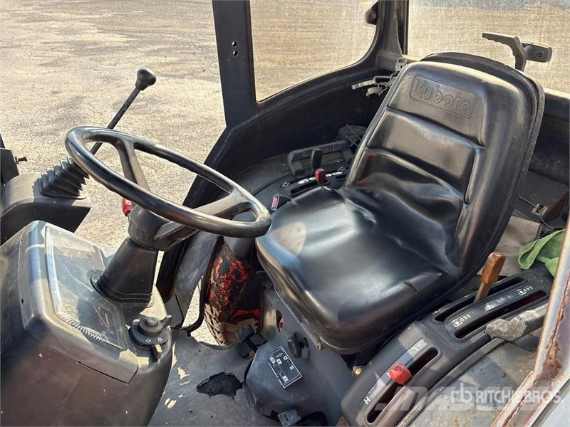 Kubota B2410HSD 4WD Utility Tractor 소형 트랙터