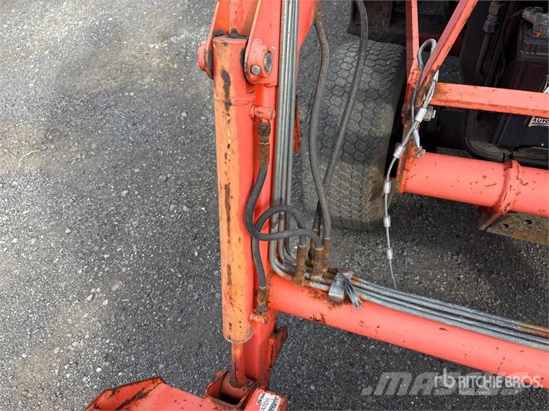 Kubota B2410HSD 4WD Utility Tractor 소형 트랙터