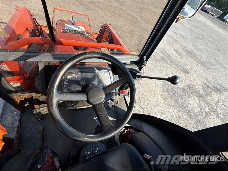 Kubota B2410HSD 4WD Utility Tractor 소형 트랙터