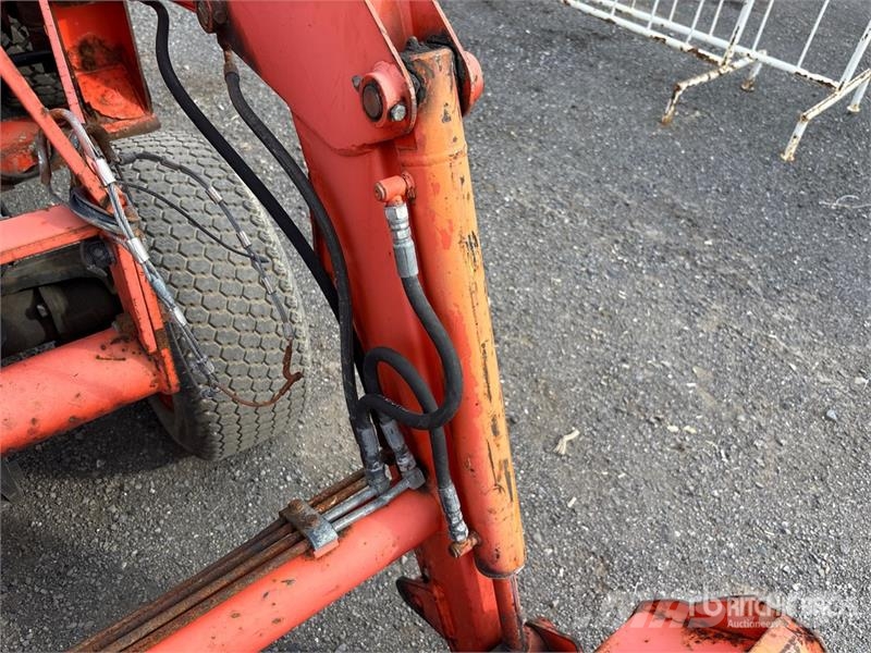 Kubota B2410HSD 4WD Utility Tractor 소형 트랙터