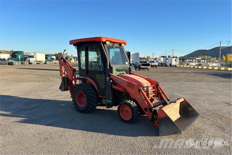 Kubota B26 Екскаватори-навантажувачі