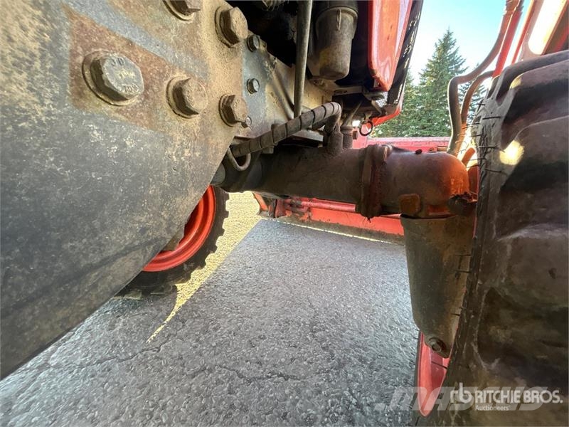 Kubota B26 Екскаватори-навантажувачі