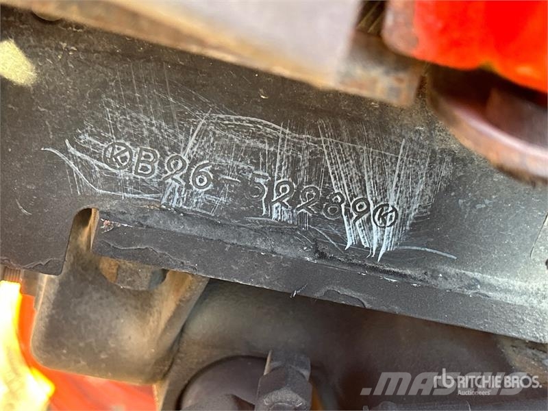Kubota B26 Екскаватори-навантажувачі