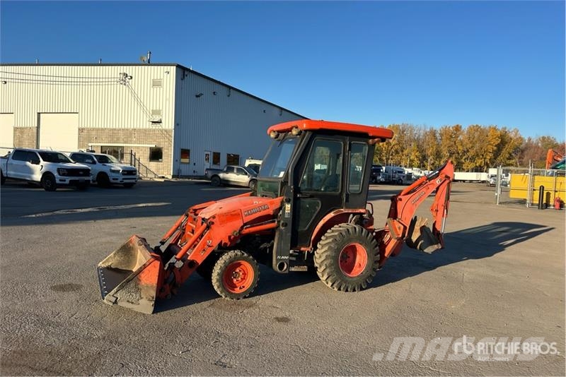 Kubota B26 Екскаватори-навантажувачі