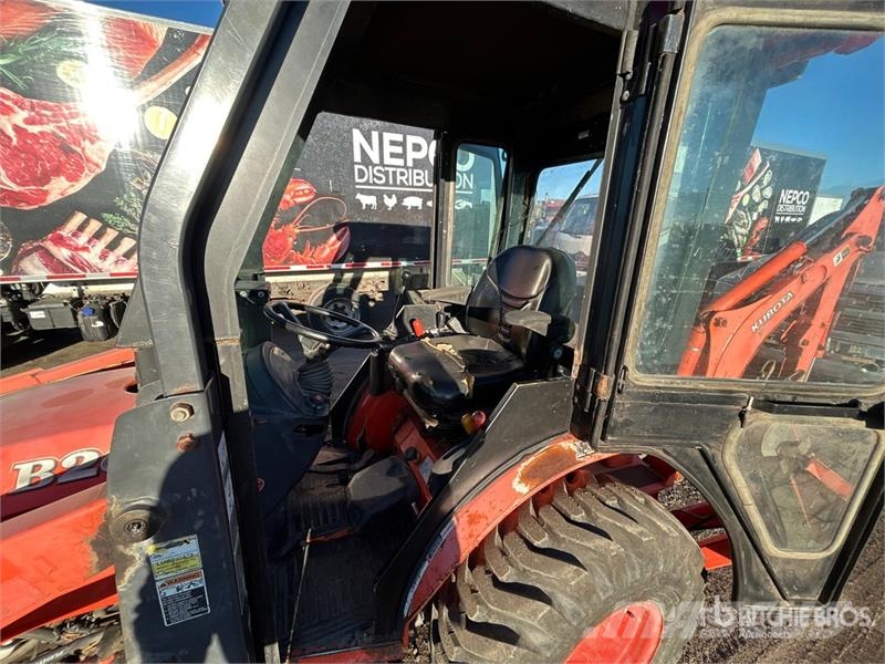 Kubota B26 Екскаватори-навантажувачі
