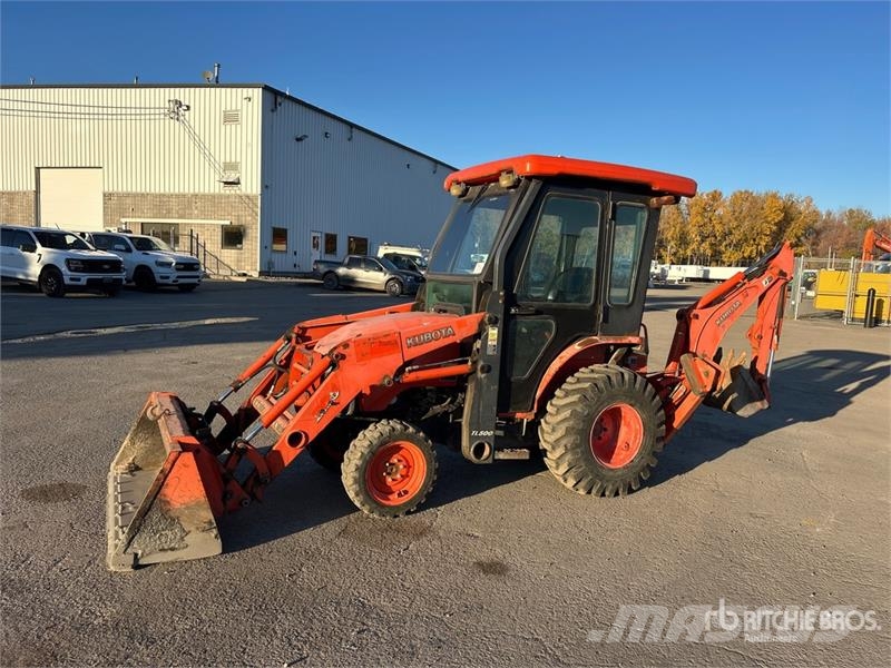 Kubota B26 Екскаватори-навантажувачі