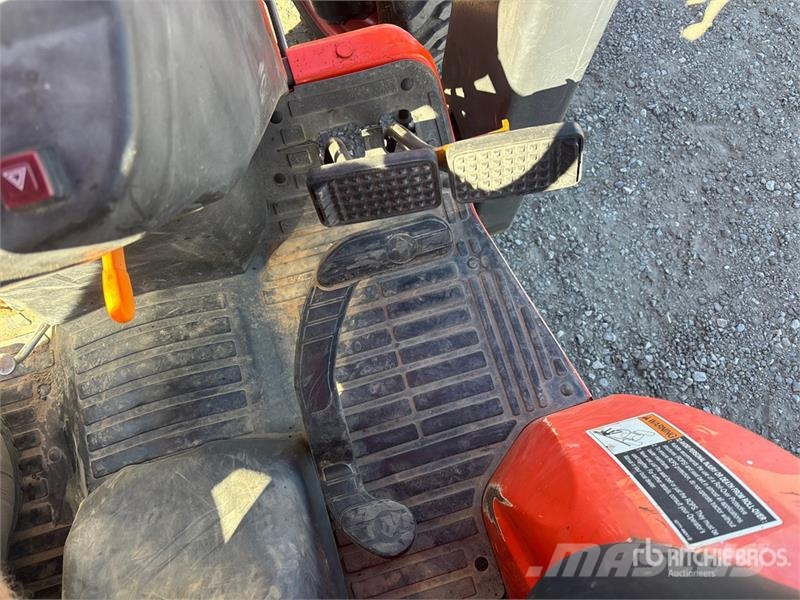 Kubota B26 Kompaktni (mali) traktori