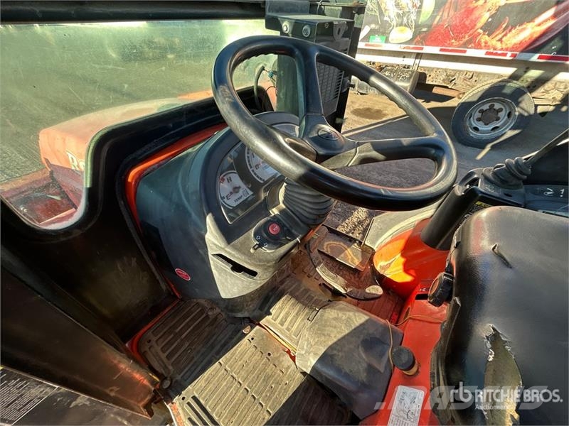 Kubota B26 Екскаватори-навантажувачі