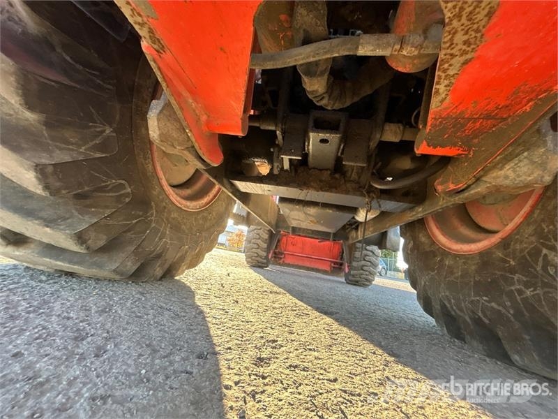 Kubota B26 Екскаватори-навантажувачі