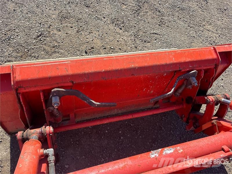 Kubota B26 Kompaktni (mali) traktori
