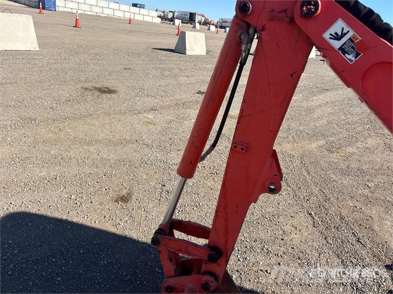 Kubota B26 Kompaktni (mali) traktori