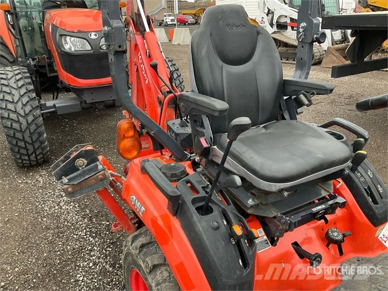 Kubota BX23S 4WD Utility Tractor جرارات مدمجة