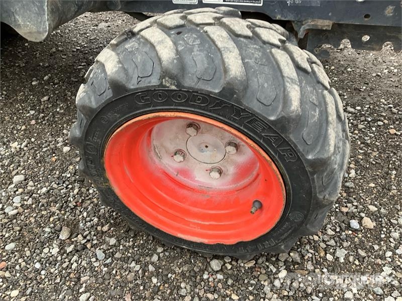 Kubota BX23S 4WD Utility Tractor جرارات مدمجة