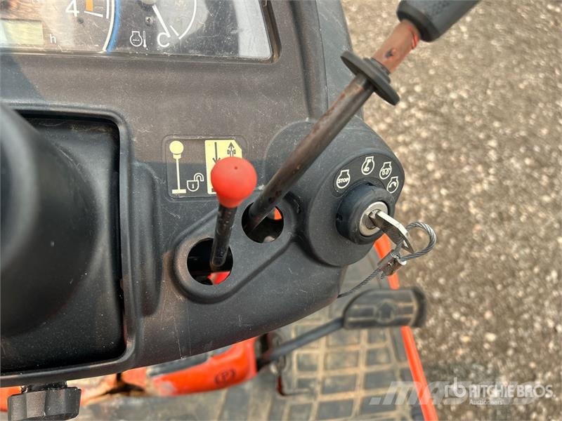Kubota BX23S 4WD Utility Tractor (Inoperable) 소형 트랙터