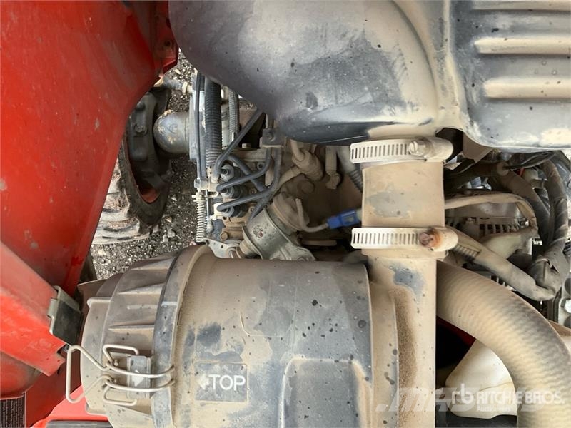 Kubota BX23S 4WD Utility Tractor جرارات مدمجة