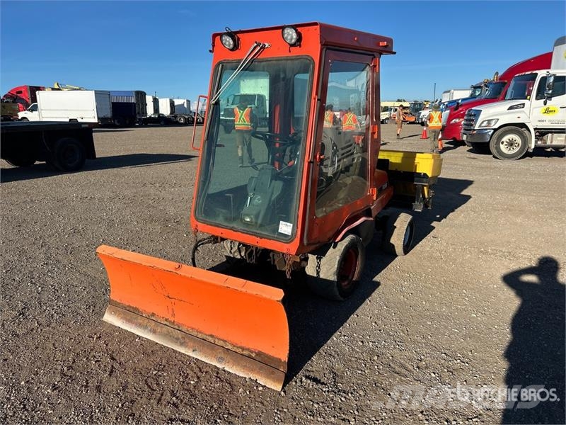Kubota F3060 Sidewalk Plow Diger parçalar