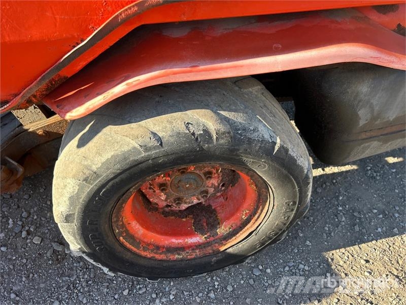Kubota F3060 Sidewalk Plow Diger parçalar