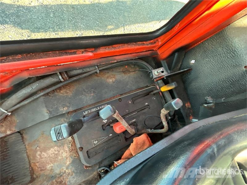 Kubota F3060 Sidewalk Plow Diger parçalar