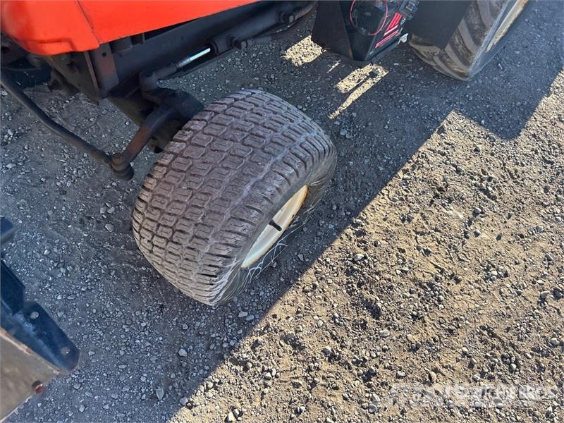 Kubota F3060 Sidewalk Plow Diger parçalar
