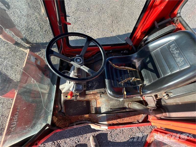 Kubota F3060 Sidewalk Plow Diger parçalar
