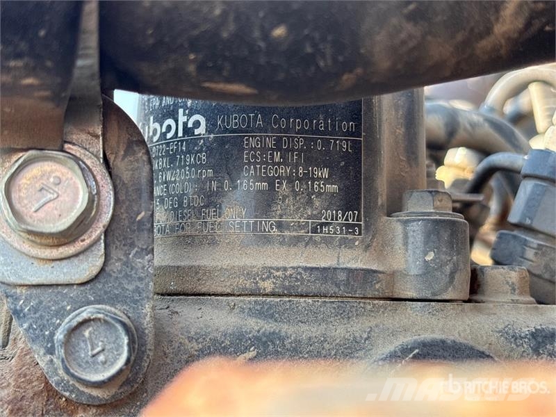 Kubota K008-3 Mini kotrók < 7t