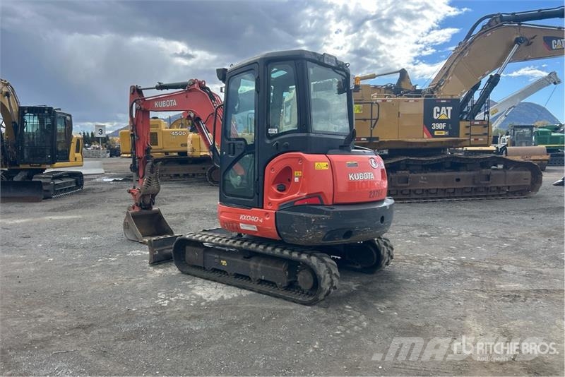 Kubota KX040-4 حفارات صغيرة أقل من 7 طن (حفارات صغيرة)